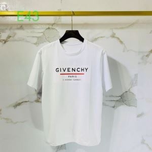 世界中で人気を集める 半袖Tシャツ ジバンシー 2020年の新作アイテムは GIVENCHY