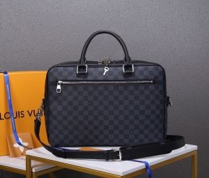 ルイ ヴィトン ビジネスバッグ メンズ 洗練された大人らしさを強調 Louis Vuitton コピー コーデ ストリート 限定 最高品質