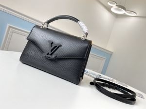 ショルダーバッグ ルイヴィトン 新作 トレンドな印象に仕上げ Louis Vuitton バッグ レディース コピー 黒 ブランド 最低価格