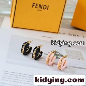 洗練された スタイリッシュ fendi ブランド コピーロゴ ピアス フェンディ ブランド コピー イヤリング コピーkid26ruGzKv