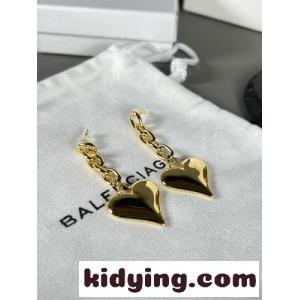 ハートモチーフ チェーンピアス バレンシアガ ブランド コピー イヤリング 偽物 ゴールドkid26nGz0ve